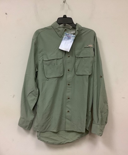 World Wide Sportsman Mens Button Down, Size Medium, Appears New - Lot 610
