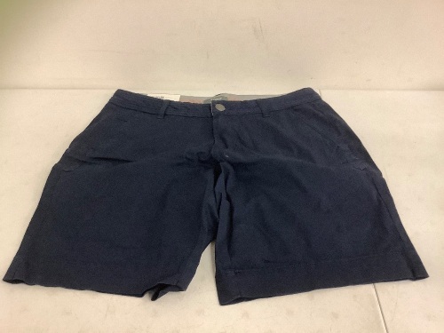 Natural Reflections Womens Shorts, Size 10, Appears New - Lot 644