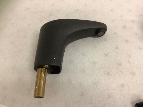 Touchless Bathroom Sink Faucet, E-Comm Return - Lot 686