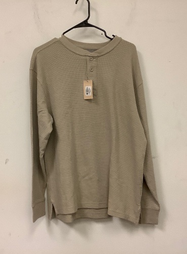 Red Head Mens Long Sleeve, Medium, Appears New - Lot 724