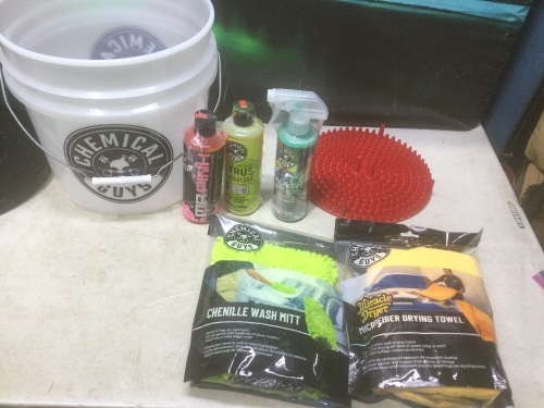 Chemical Guys Car Washing Kit  - Lot 154