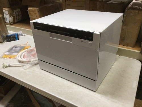 Farberware Professional 19.7-in 54-Decibel Portable Dishwasher (White). Appears New with Small Dent - Lot 52