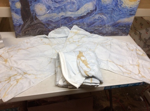 King Size 3-Piece Duvet Cover Set. Appears New - Lot 129