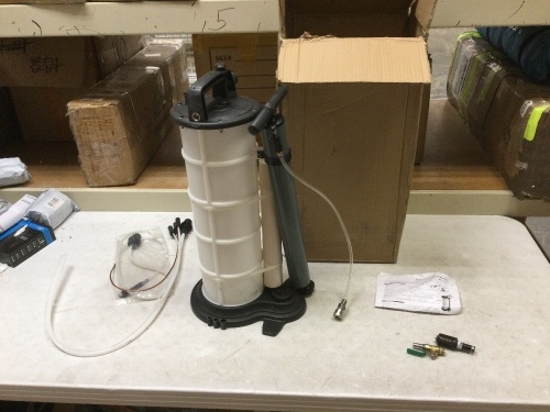 Mobile Oil and Fluid Extractor. Unknown Condition, E-Commerce Return - Lot 431