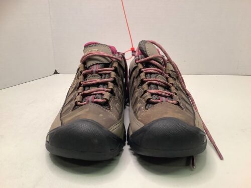 Keen Ladies Hiking Shoes, 7, Ecommerce Return - Lot 120