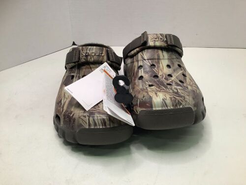 Crocs, Men's 11, Appears New - Lot 131