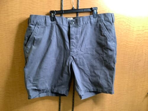 Red Head Men's Shorts 44, Appears New - Lot 193