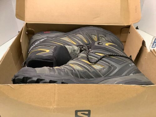 Salomon Men's X Ultra 3 MID GTX, 10, Appears New - Lot 208