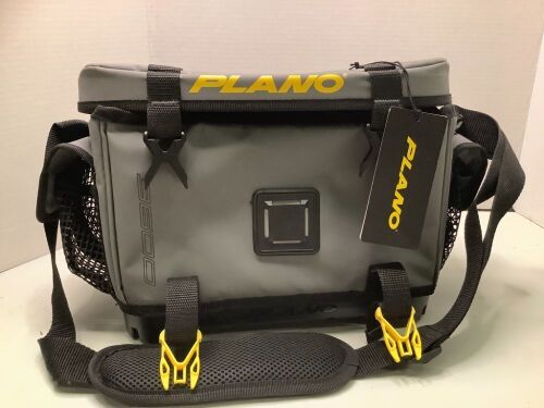 Plano 3600 Tackle Bag, 1 Lure Box, Appears New - Lot 331