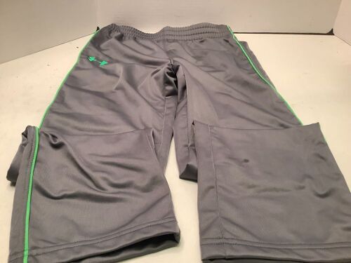 Under Armour Kids Shirt (6) and Pant (7), Appears New - Lot 347
