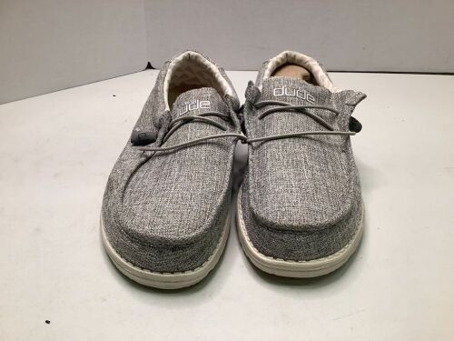 Hey Dude Wally Linen Men's Shoes, 10, Ecommerce Return - Lot 460