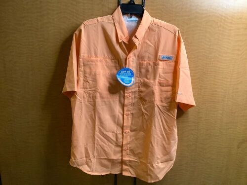 Columbia Men's Short Sleeve Shirt, Small, Appears New - Lot 494