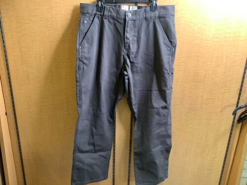 Red Head Men's Pants, 38x30, Appears New - Lot 499