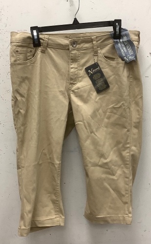 Natural Reflections Womens Capris, 12, Appears New - Lot 195