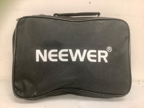 Neewer Photography Softbox, Appears New - Lot 299