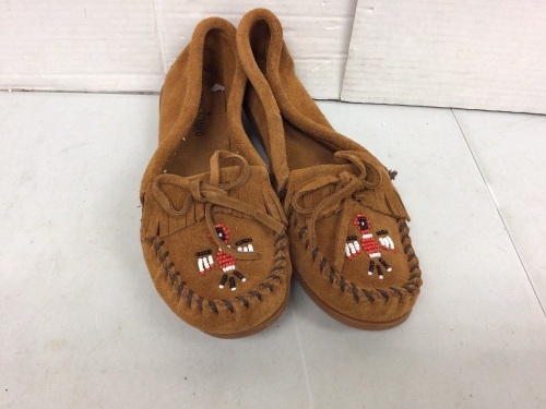 Minnetonka Womens Moccasins, 8.5, Appears New - Lot 307