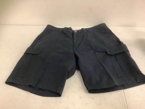 Red Head Mens Shorts, Size 38, Appears New - Lot 313