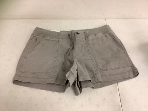 Natural Reflections Womens Shorts, Size 10, Appears New - Lot 319