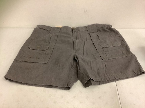 Red Head Mens Shorts, Size 44, Appears New - Lot 326