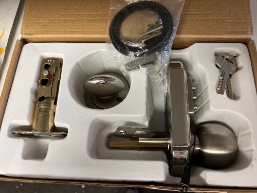 EleMake Mechanical Keyless Deadbolt, E-Commerce Return - Lot 411