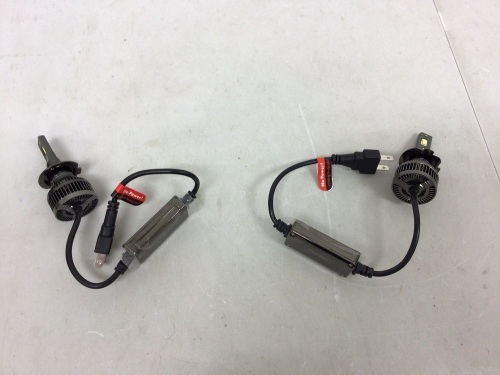 Aukee LED Headlight Bulbs, Appears New - Lot 723