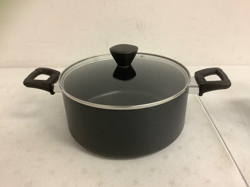 Dutchoven with Lid, Appears New - Lot 863