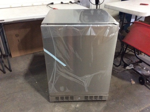 VEVOR 24" Built-in Stainless Steel Beverage Cooler 5.5 cu.ft.  - Lot 96