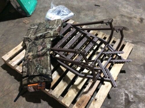 Summit Climbing Treestand  - Lot 146