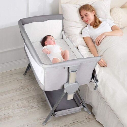 Crzdeal Bassinet & Bedside Sleeper - Lot 757