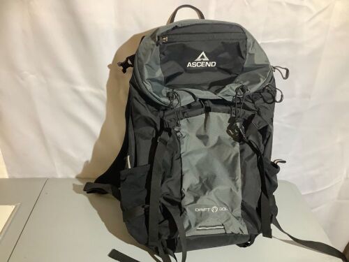 Axcend Drift 33L Backpack, Appears New - Lot 157