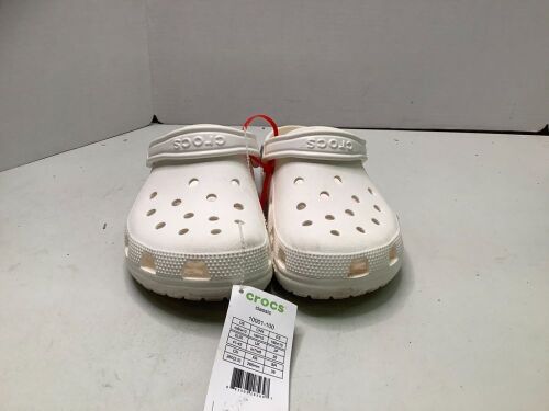 Crocs, Men's 8, Ecommerce Return, Dirty on Bottom - Lot 225