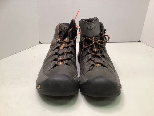KEEN Targhee III Mid Waterproof Hiking Boots for Men, Ecommerce Return - Lot 251