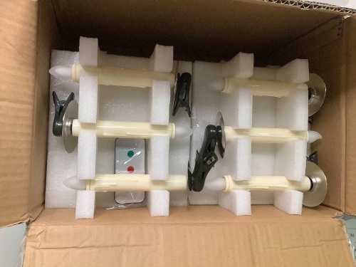 Box of Holdiday Clip on Candles, ecommerce return - Lot 287