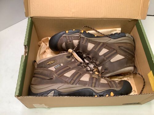 Keen Siskiyou Mid, Men's 10, Appears New - Lot 315