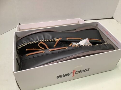 Minnetonka Camp Moc, Men's 13, Appears New - Lot 347