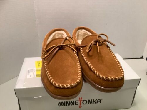 Minnetonka Pile Lined Hardsole, 14M, Appears New - Lot 357