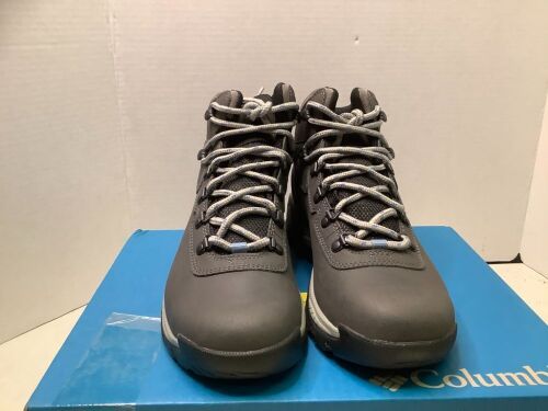 Columbia Newton Ridge Plus, Women's 9.5, Appears New - Lot 366
