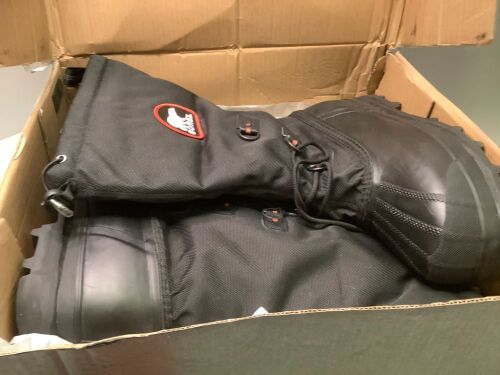 Sorel Glacier XT, Men's Waterproof Boots, 12, Appears New - Lot 378