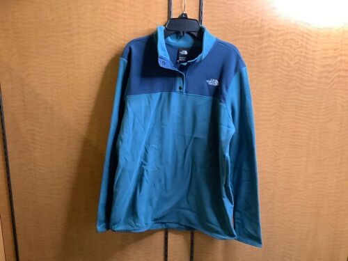 The North Face Women's Pullover, Large, Appears New - Lot 384