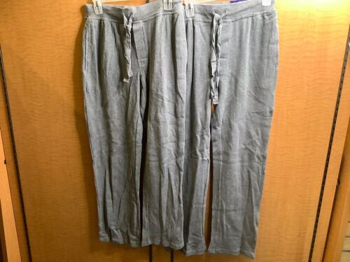 Fruit of the Loom Sleepwear, Medium, Appears New - Lot 430