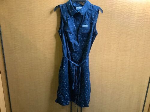 Columbia Women's Shirt, Small, Appears New - Lot 441