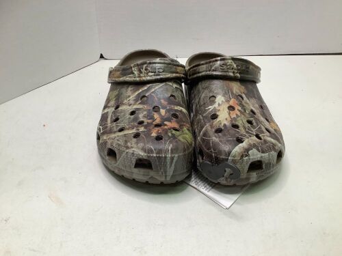 Crocs, Men's 8, Appears New - Lot 467