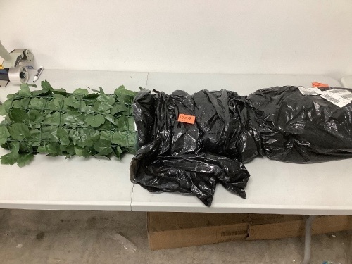 Outdoor Faux Ivy Privacy Screen Fence - Lot 1839