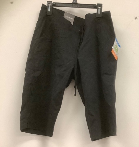 Columbia Womens Long Shorts, 10, Appears new - Lot 463