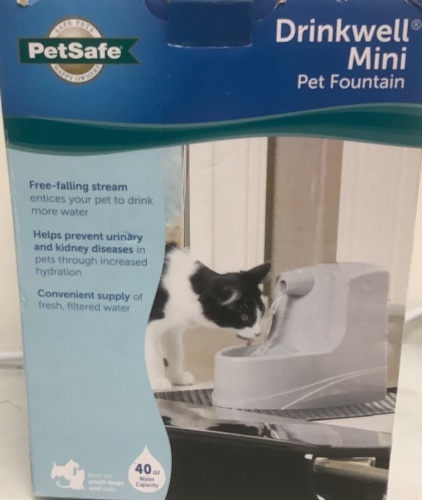 PetSafe Drinkwell Mini Pet Fountain, Untested, Appears New - Lot 482
