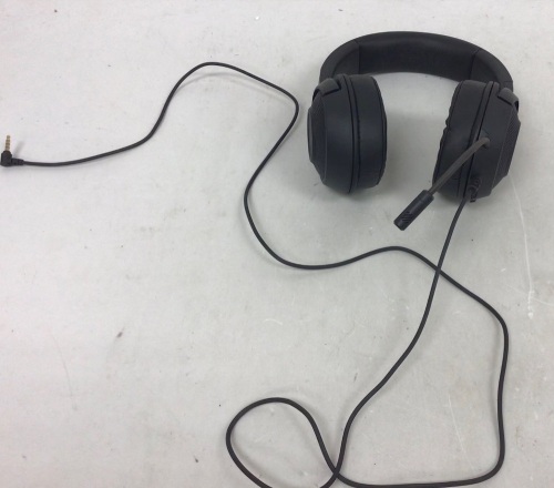 Razer Chat Gaming Headphones, Has a Name Written on it, Powers Up, E-Commerce Return - Lot 496