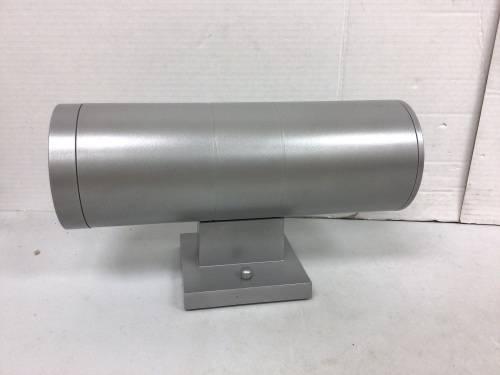 Outdoor Wall Sconce, E-Commerce Return - Lot 532