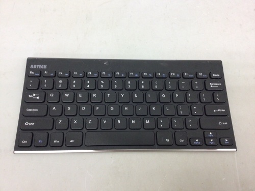 Arteck Wireless Keyboard, Missing USB Receiver and Charging Cable, Powers Up, E-Commerce Return - Lot 620