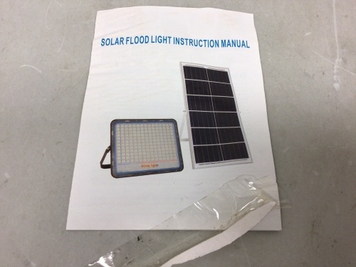 Solar Flood Light, Untested, E-Commerce Return - Lot 646