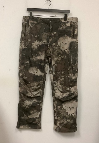 Mens Fleece Lined Camo Pants, 40, Appears New - Lot 820